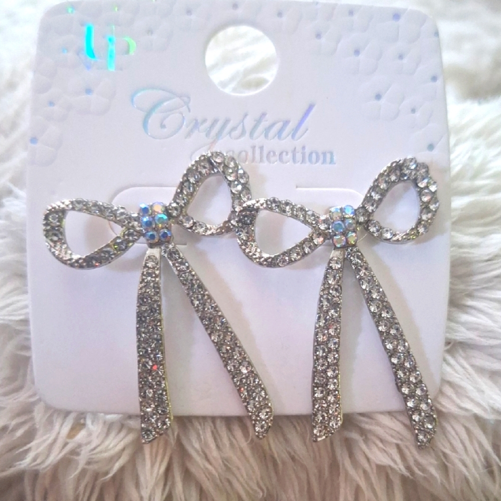 NWT Rhinestone Bow Pierced  Earrings